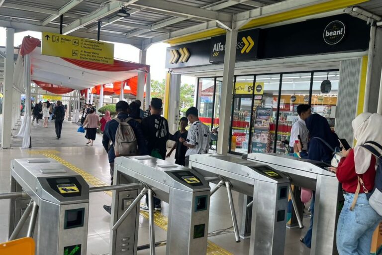 Penumpang KRL di Stasiun Bogor Perlu Bersiap dengan Perubahan Akses Tap In-Tap Out