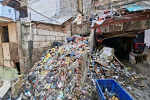 Penanganan Sampah di Rusun Angke Mandek Sebulan, Akses Jalan Tertutup Gunungan Sampah