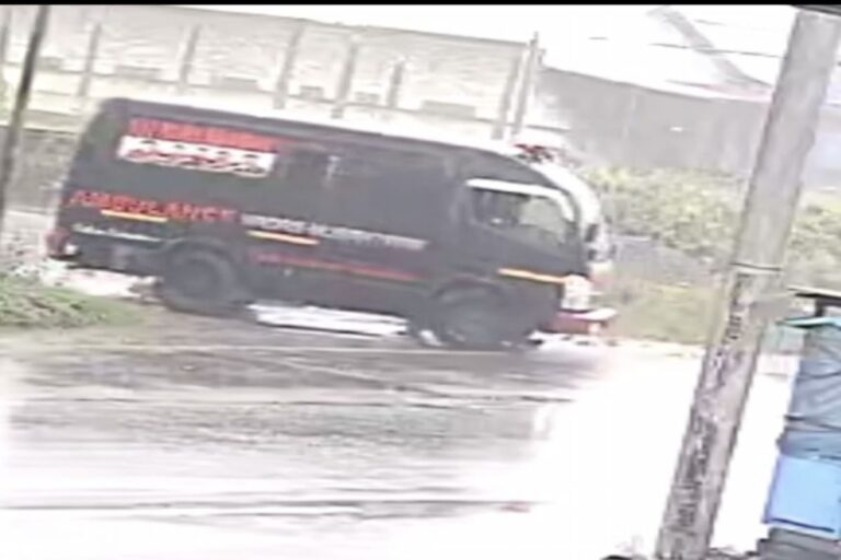 Ambulans yang Hendak Antar Jenazah ke Galis Malah Tabrak Motor, Satu Orang Meninggal