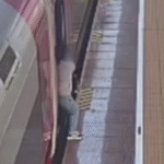 Nekat Tahan Pintu Kereta Cepat, Seorang Penumpang Whoosh Kena Peringatan dari KCIC