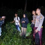 Tim Perhutani dan Polsek Plaosan Evakuasi Dua Pendaki Tersesat di Zona Rawan Lawu
