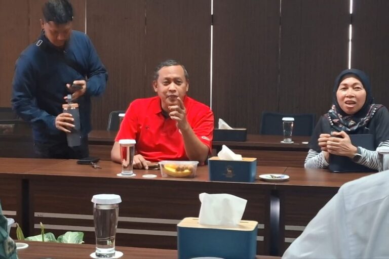 Tri Adhianto Perkuat Kemampuan Komunikasi Global ASN Lewat Kebijakan Berbahasa Inggris