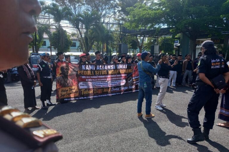 Warga Tuban Desak Polisi Usut Tuntas Perusakan Makam Sunan Bonang