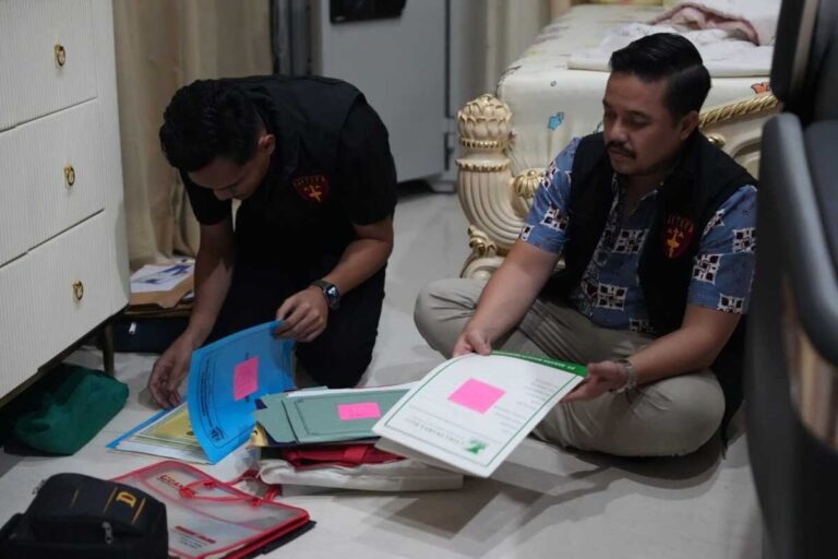 Kejari Karawang Sita Puluhan Dokumen dan Segel Kantor PT BAS Terkait Kasus KPR BTN