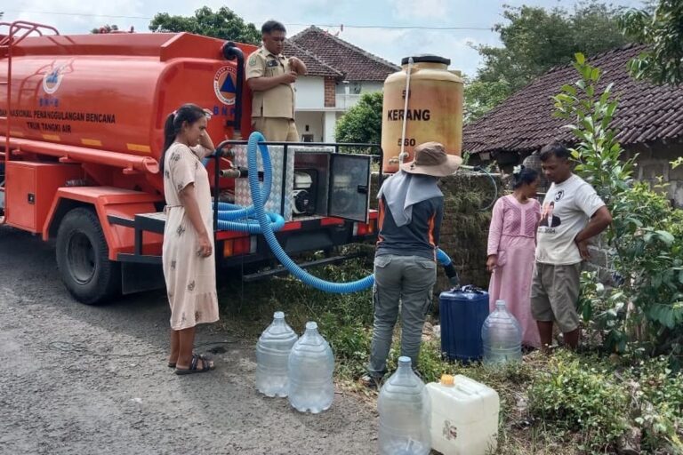 BPBD Catat 8 Kabupaten di Jatim Siaga Darurat Kekeringan, Distribusi Air Segera Dilakukan