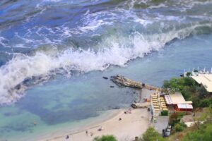 Cuaca Ekstrem Landa Pesisir Sumbar, Nelayan dan Pengguna Jalur Laut Diminta Waspada