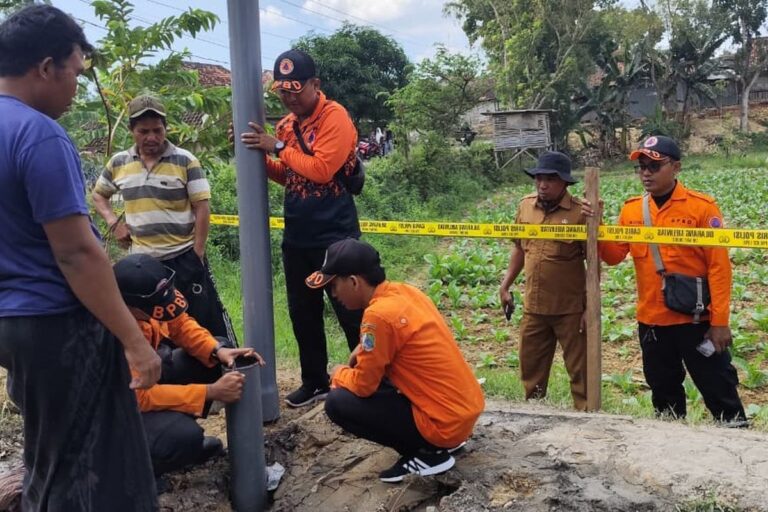Bukan Air, Sumur Bor 42 Meter di Sampang Justru Keluarkan Semburan Gas dan Api