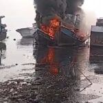 Tiga Kapal di Muara Angke Terbakar, Petugas Damkar Masih Lakukan Pendinginan di Lokas