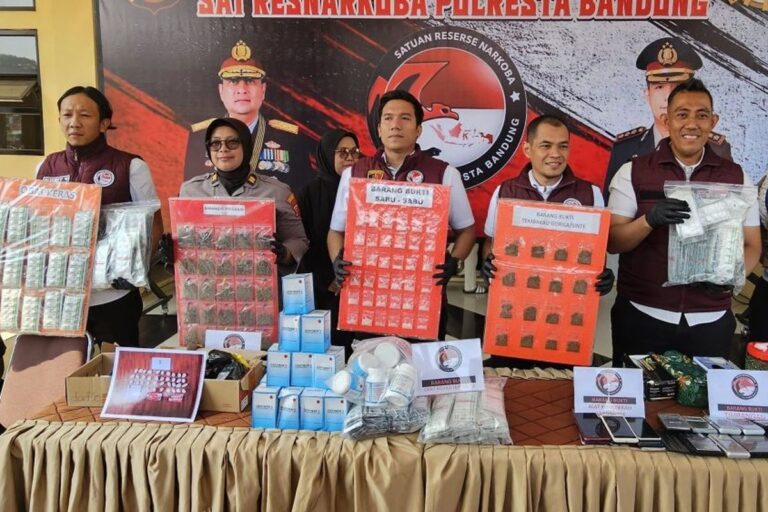 Polisi Sita 784.500 Butir Obat Ilegal dari Rumah di Cicalengka Bandung