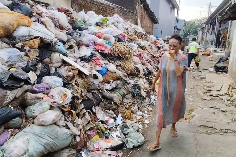 64 Armada Angkut 1.262 Ton Sampah Per Hari, DLH Cirebon Tak Mampu Tangani Semua Wilayah