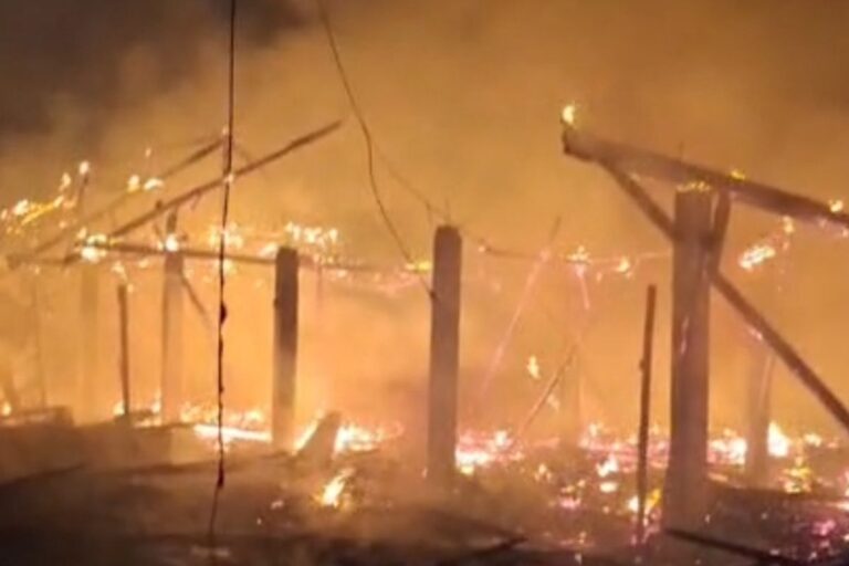 46 Lapak Hangus Terbakar di Pasar Sandang Cirebon, Kerugian Masih Didata