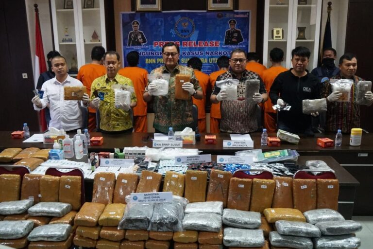 BNNP Sumut Gagalkan Penyelundupan 92 Kg Ganja Asal Aceh, 2 Pelaku Ditangkap