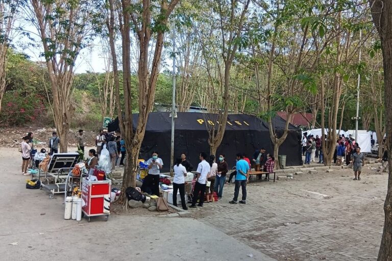 Bulog Salurkan Bantuan Pangan Darurat untuk Masyarakat NTT Pasca Gempa Magnitudo 7,7