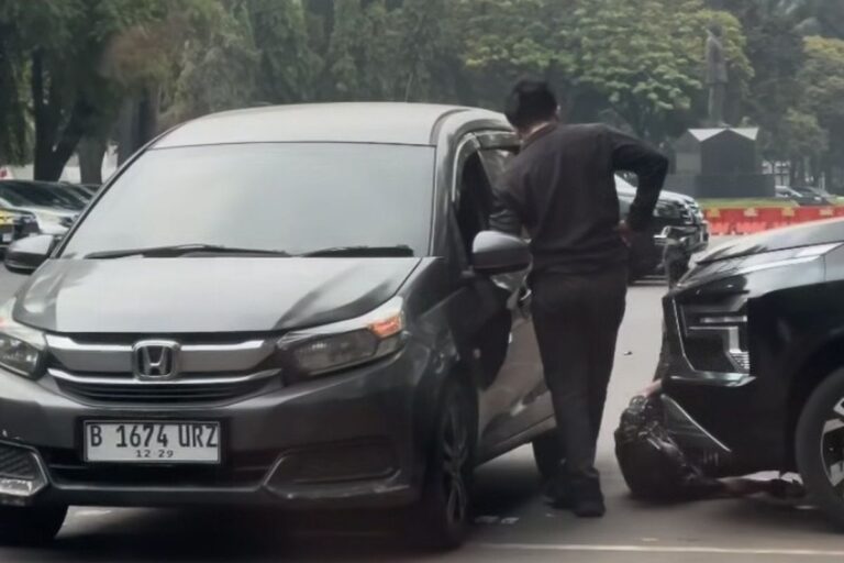 Warga Diharapkan Waspada, Polisi Dalami Motif Dua Pria yang Cek Rangka Mobil di Area GBK