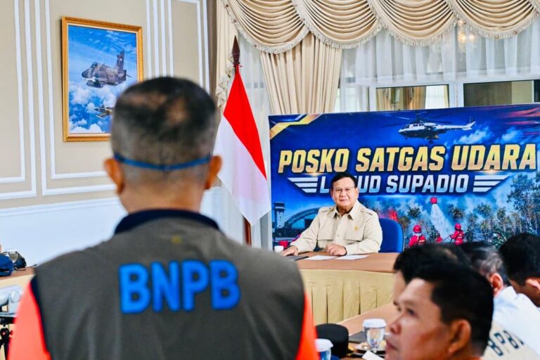 Prabowo Tinjau Langsung Penanganan Karhutla Kalbar, OMC Kembali Disiapkan