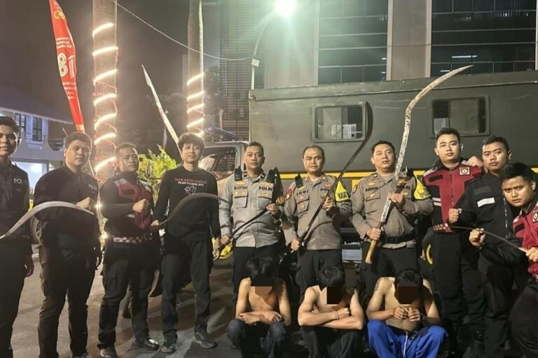 Polres Bogor Ciduk 3 Terduga Pelaku Tawuran di Cibinong, 7 Celurit Ikut Disita