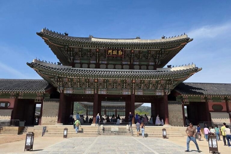 Wisatawan Wajib Tahu! Korea Selatan Pertimbangkan Penyesuaian Harga Tiket Istana Mulai 2027