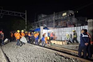 Pemerintah Tutup Perlintasan Pasar Rangkasbitung, Warga Kini Bisa Lewat JPO Berlift