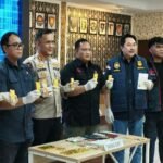 2 WN China Diamankan di Bandara Manado, 16 Batang Emas Tanpa Dokumen Disita Petugas