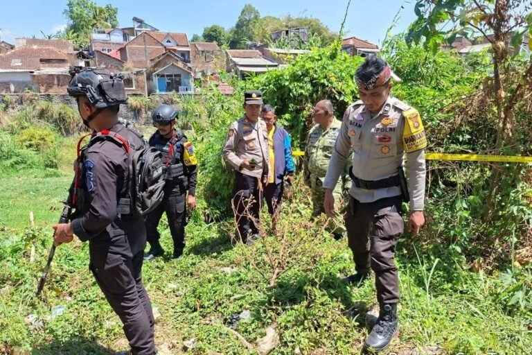 Anak-Anak di Garut Temukan Benda Diduga Mortir, Polisi Ingatkan agar Segera Lapor