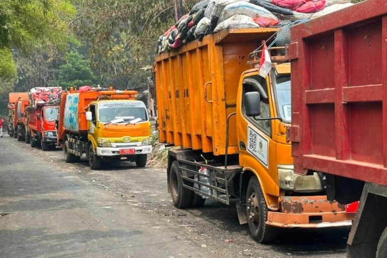 TPA Galuga Bogor Kembali Beroperasi Setelah Kebakaran, Truk Sampah Masih Diatur Ketat