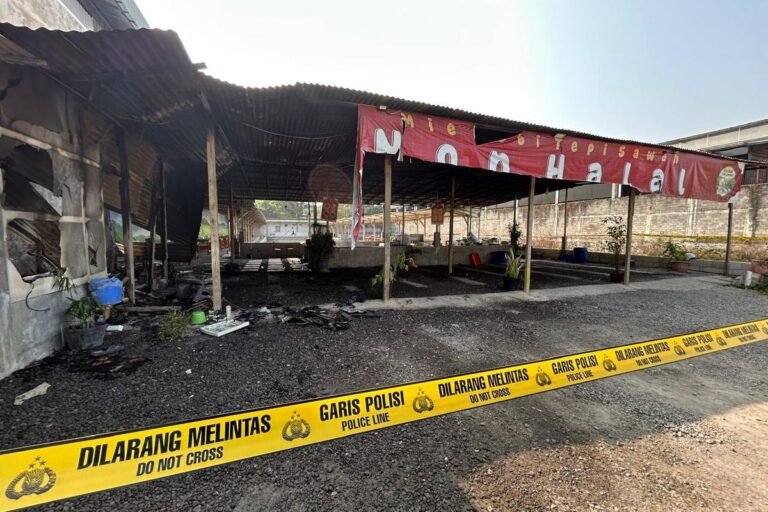 Densus 88 dan Polda Jateng Bantu Polres Sukoharjo Usut Kasus Perusakan Warung Mi & Babi
