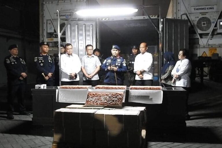 Dua Perusahaan Udang di Pasuruan Disegel KKP Terkait Dugaan Penyalahgunaan Impor