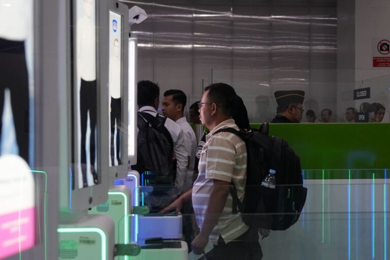 Resmi Beroperasi, Bandara Ahmad Yani Semarang Punya 10 Unit Autogate Imigrasi Canggih