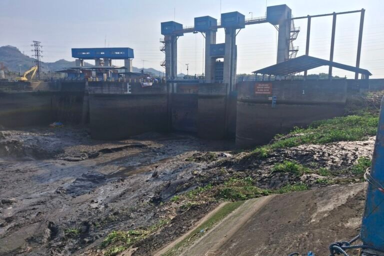 Sedimentasi Parah, Kapasitas Air Bendungan Sengguruh Malang Tersisa Kurang dari 3 Persen