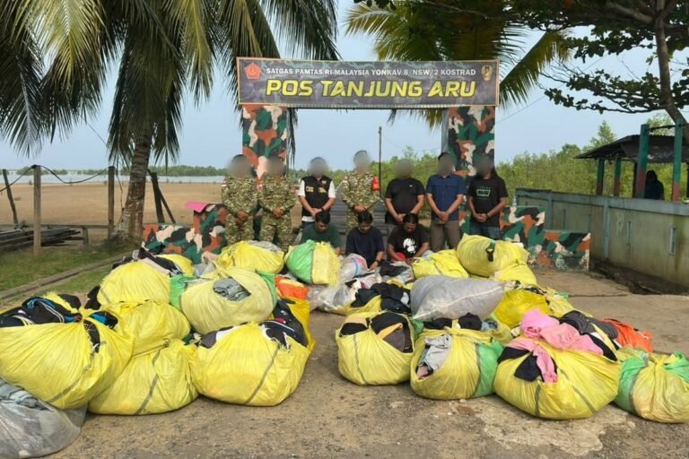 Penyelundupan Baju Bekas Senilai Rp50 Juta Dihentikan di Pos Tanjung Aru, 3 Sopir Ditangkap