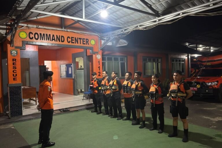 Kebakaran KM Prima Sentosa: 13 Orang Selamat Usai Dievakuasi, 11 Lainnya Masih Hilang