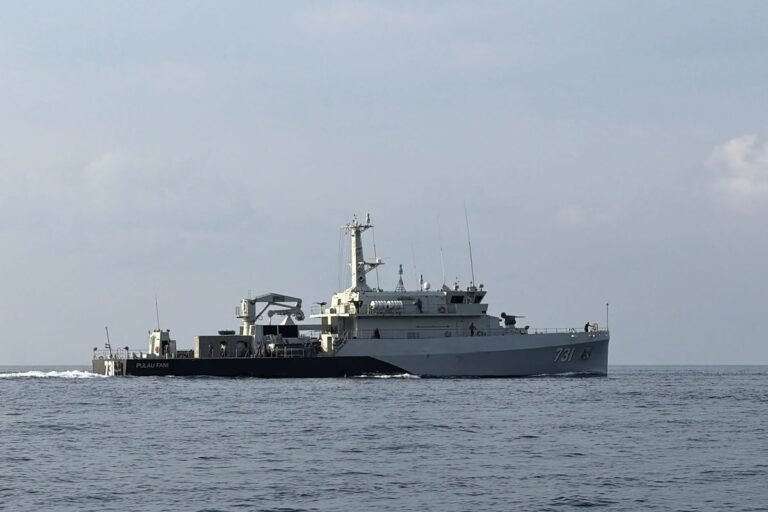 KSOP Labuan Bajo Batasi Pelayaran di TN Komodo Demi Operasi SAR KM Feronia