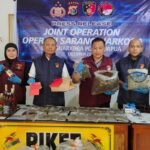 Polda Papua Ringkus 8 Pengedar dan Sita 20 Kg Ganja dalam Operasi Sarang Narkoba