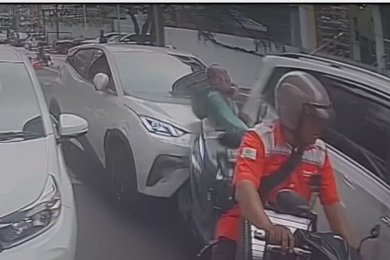 Kecelakaan Beruntun di Blok M: Mobil Listrik BYD Tabrak 4 Kendaraan dan Lindas Driver Ojol